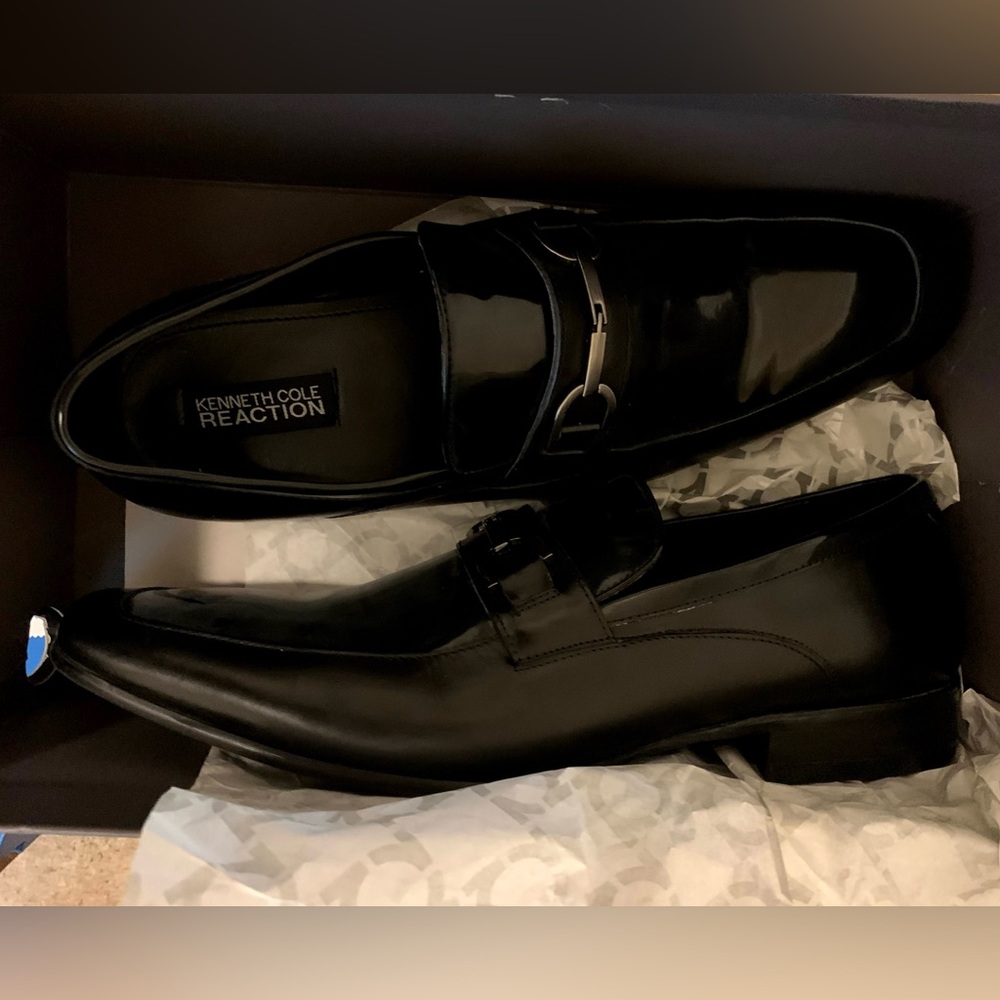 Kenneth Cole reaction dress shoes